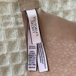 Victoria’s Secret Bra: Lined Demi